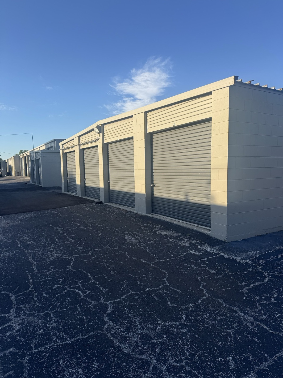 Clean storage building Clearwater FL